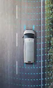 1) Varnar vid backning från parkeringsplats, om ett annat fordon kommer för nära. Om inte föraren reagerar bromsas fordonet automatiskt. S KO Sidovindsskydd.