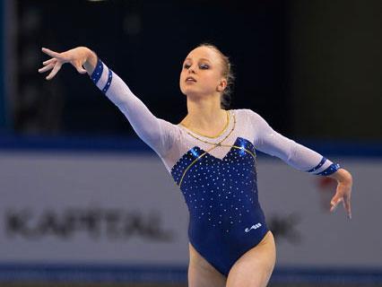 FOTO: Volker Minkus Ytterligare fina prestationer av Jonna Adlerteg i världscupen Challenge Cup 2015-04-05 Jonna Adlerteg, 19 år, har genomfört fina finaler i bom och fristående i världscupen