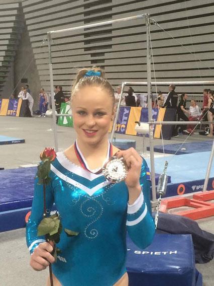Silvermedalj för Jonna Adlerteg i barrfinal i världscupen Challenge Cup 2015-04-04 Under dagens världscup Challenge Cup i Ljubljana i Slovenien har Jonna Adlerteg, 19 år, återigen tagit medalj i barr.