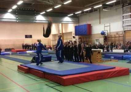 FOTO: Lena Lindahl HEJA MAMMA! 2015-10-12 "HEJA MAMMA" ekar över Ösbyhallen på lördagskvällen när GK Värmdö arrangerar Värmdömästerskapen.