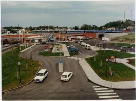 Resecentrum Resecentret är en grundmiljö vid järnvägen som tillkom för att resenärer skulle kunna stiga på och av tågen samt att tåg skulle kunna mötas, utan att platsen var en station.