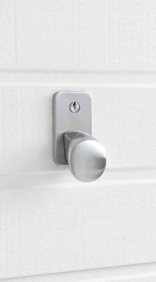 MANUELL UPPLÅSNING Estetisk, diskret, säker Om ditt garage inte har en andra ingång, kan du välja att öppna din automatiska garageport LPU 42, LTE
