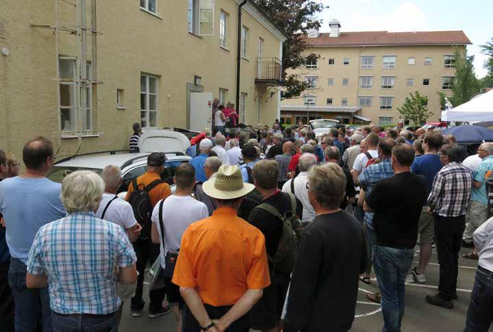 Bankalas 2017 Skövde Modellsällskap: www.wnj.se Ovan: Samling för lotteridragning och det obligatoriska gruppfotot. Nedan: Ibland gick det att ta sig ner till banan, när det var lite mindre med folk.