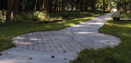 Där stråket på grund av landskapet är smalt, får bredden frångås för en smalare gång- och cykelbana för att inte göra för stora ingrepp i landskapet.