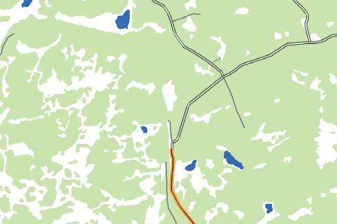 Mötesstationen är belägen i skogsmark med stort inslag av våtmarker. Några våtmarker och sumpskogar gränsar till banan.