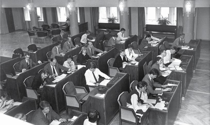 1980-talet. var svår. Frasen flykt till realvärden togs åter i bruk.