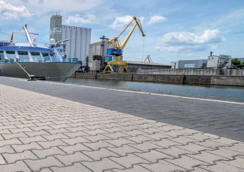 ANRIN avvattningssystemet I vår produktions- och logistik anläggning, placerad i Anröchte, North Rhine Westphalia, har vi utvecklat och producerat banbrytande lösningar för avvattningssystem gjort i