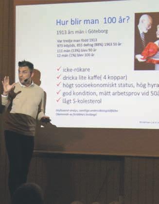Det blev pytt-i-panna med stekt ägg och rödbetor, Loka samt kaffe och liten kaka. Under det att vi samlade oss kring de vackert dukade borden underhöll vår medlem Gabriella Wiberg på sitt dragspel.