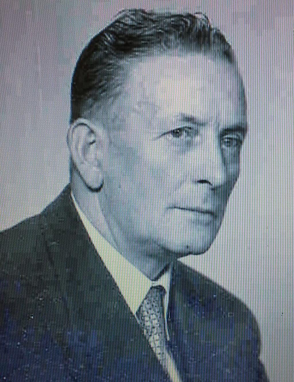 Hilda Elina Äktenskap med Anders Svensson (Född 1883-04-28 Spjutstorp. Död 1971-11-28 Spjutstorp.). Vigsel 1910-03-11 Tryde. 1.1 Sture Svensson. Född 1910-06-28 Spjutstorp. Död 1995-12-01 Simrishamn.