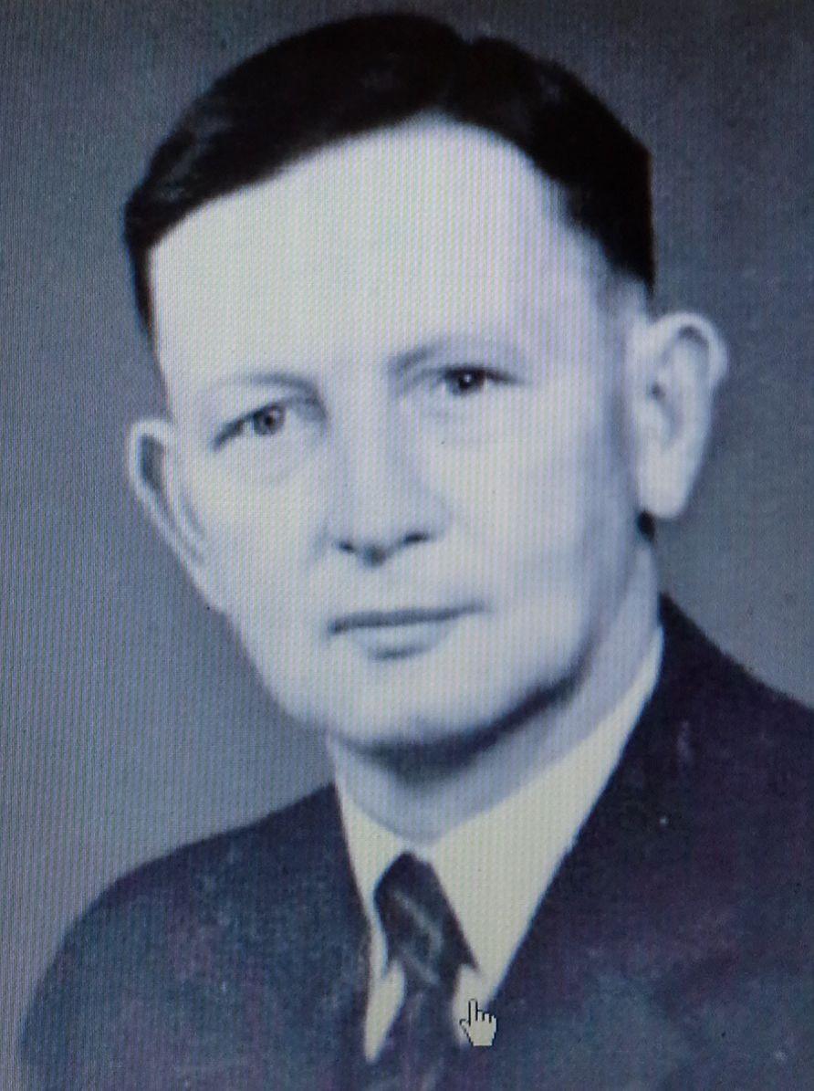 Gustav Anton Lantbrukare Spjutstorp 10 (9,75ha) fr o m 1935 Äktenskap med Signe Eriksson (Född 1898-03-11 Hannas. Död 1949-09-14 Spjutstorp.). Vigsel 1924-06-06 Onslunda. Lysning skedde i Vanstad 5.