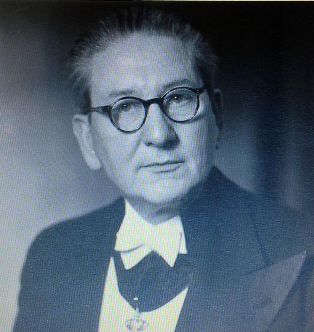 Tvilling med Gustav Anton Död 1965-11-15 Tryde. Edvard Nilsson blev 72 år. Anders Edvard Lantbrukare Everöd 7 Tryde Äktenskap med Jenny Persson (Född 1903-06-02 Vanstad. Död 1984-01-18 Tomelilla [1].