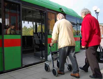 27 Fordonen i kollektivtrafiken uppfyller i allt högre grad kraven på tillgänglighet för personer med funktionsnedsättning.