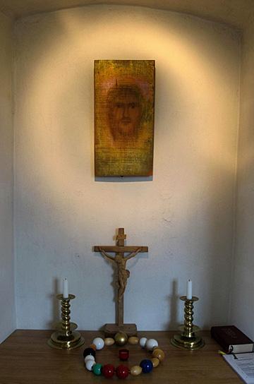 Hemkommen till Bankeryd blev den Serbisk ortodoxa kyrkan i Jönköping, den plats där hon regelbundet firade