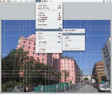 PERSPEKTIVKORRIGERING I de föregående kapitlen visades hur man foto graferar byggnader med vanliga objektiv och Tilt/ shift-objektiv. Perspektivkorrigeringen kan också utföras i Photoshop.