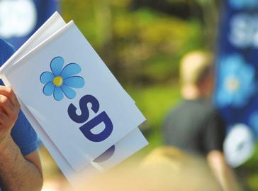 Till skillnad från Socialdemokraterna och Moderaterna ändrar vi inte vår politik bara för att opinionssiffrorna viker.