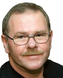 Det gör att hon är väl insatt i organisationen och vad vi arbetar med. Pia är social och öppen.