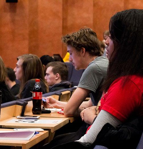 Årsmöte17 I slutet av november samlades våra medlemmar på Handelshögskolan i Göteborg för att fatta viktiga beslut MEDVERKANDE GÄSTER I URVAL: Ulrica Carlsson - Centerpartiet kring elevrörelsens