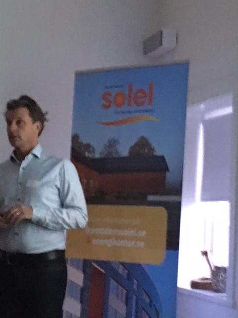 Framtidens Solel i Lantbruket Fredrik Wedelstam, Energikontoret i Mälardalen Energikontoret i Mälardalen genomför en solelsturné för att informera om solel och det stöd som Energikontoret kan ge i