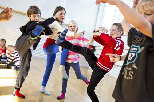 [ På väg mot vision och mål ] TYRESÖ KOMMUNS ÅRSREDOVISNING 2016 Strategiskt mål: Medborgarfokus 3 TYRESÖBORNA ÄR NÖJDA MED DEN KOMMUNALA SERVICEN MÅLET BEDÖMS VARA I HÖG GRAD UPPFYLLT.