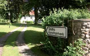 Öster om gästgiveriet på Menselvägen ligger ett mindre verksamhetsområde där tre företag under namnet Herrestad gruppen håller till. De har bland annat en verkstad och bygger silos.