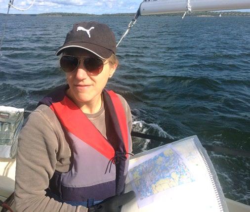Singösexan 25 augusti 2018 På Compis 28 Aurora skötte den yngre delen av besättningen navigation och roder. Skepparen fick finna sig i rollen som kock.
