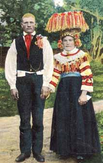 Det sistnämnda firas i anledning av att det har förflutit etthundrafemtio år sedan den första offentliga folkdansuppvisningen gavs i Finland, som också var den första i hela Norden.