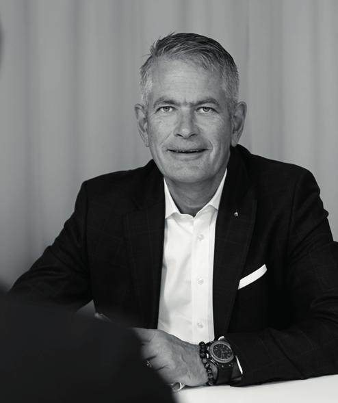 Styrelseledamot i Martin & Servera, Stena, Svensk Handel och Efva Attling Stockholm.