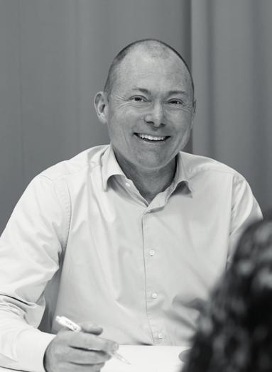Dustin sedan 2018 Född: 1969 CFO & VP Business Support.