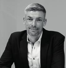 på McKinsey. Övriga uppdrag: Styrelseledamot i Giving Wings Foundation. Aktieinnehav2: 21 525 Teckningsoptioner: 159 465 ALEXANDRA DREVENLID VP Services & Solutions.