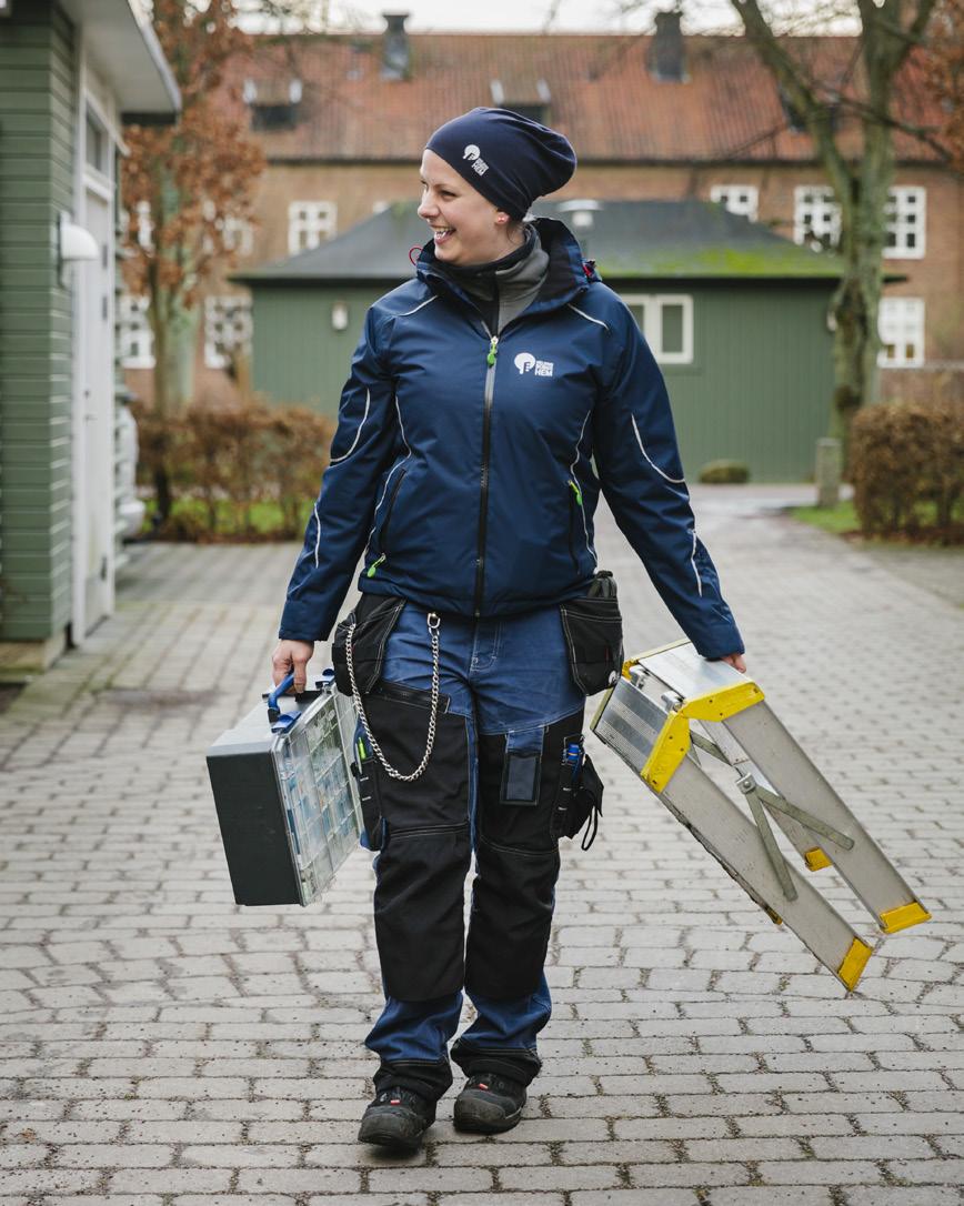 VISION, VÄRDEN OCH AFFÄRSMODELL VISION, VÄRDEN OCH AFFÄRSMODELL Vi utvecklar En ökad förändringstakt i vår omvärld ställer höga krav på vår förmåga att kunna agera flexibelt, fånga upp marknadens