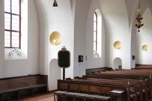 I samband med rengöringen visade det sig att kyrkan inte kalkavfärgats vid senaste renovering såsom anges i handlingar från 1984.