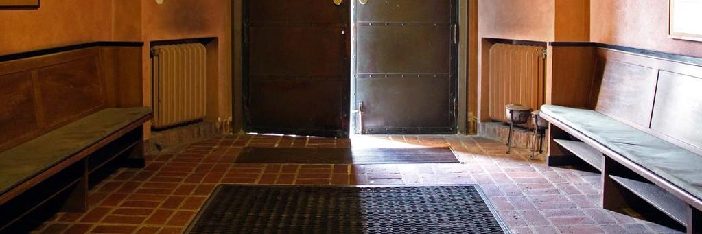 Kyrkorådsrummets väggar målades med samma färg och samma nyans som vapenhuset (Keim Soldalit 9186). Nyansvalet diskuterades inte specifikt med antikvarie.