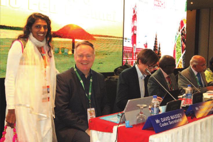 Sara Boo bredvid David Massey i Codex Alimentarius sekretariat. David Massey bor och arbetar i Rom i Italien, där Codex har sitt huvudkontor. Bredvid David Massey sitter Tom Heilandt.