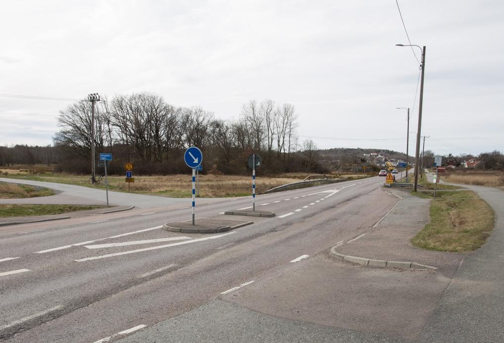 GC8. Förbättrad passage av Kongahällavägen för gång- och cykeltrafik från Innergården samt cykelparkering i anslutning till kollektivtrafik. (Se bilder nedan). Beskrivning: Passagen är otydlig.