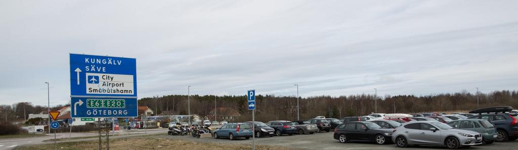 K5. Uppgradering av pendelparkering vid Skra bro. (Se bild nedan). Beskrivning: Stora delar av pendelparkeringens yta är endast grusad. Cykel- och mopedparkering finns men är inte väderskyddad.