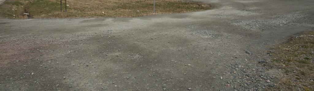 Analys: En översyn och upprustning av pendelparkering behöver genomföras avseende belysning med mera. Asfaltering av hela ytan för att signalera en högre status.