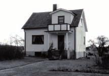 Här bodde senare Sigurd (1901-1974) och Dagny Nilsson fram till 1992, då fastigheten köptes av Bertil och Anita Andersson, som numera bor i Stenkyrka.