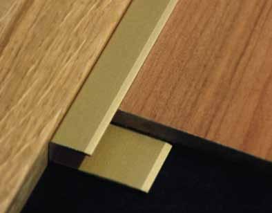 golvprofiler AVSLUTNINGSPROFILER Avslutningsprofiler används där flytande golv möter en tröskel. Med hjälp av profilen kan parkett- eller laminatgolvet nå ända in till tröskeln.