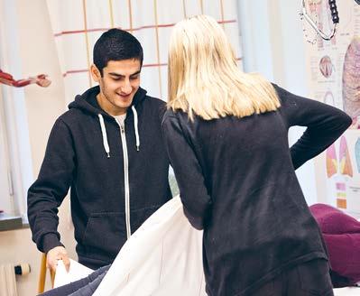 4. Flexiblare vägar till välfärdsjobben Det ska finnas många olika sätt att som vuxen välja välfärdsyrken, oavsett om det gäller att komma in på arbetsmarknaden eller byta jobb.