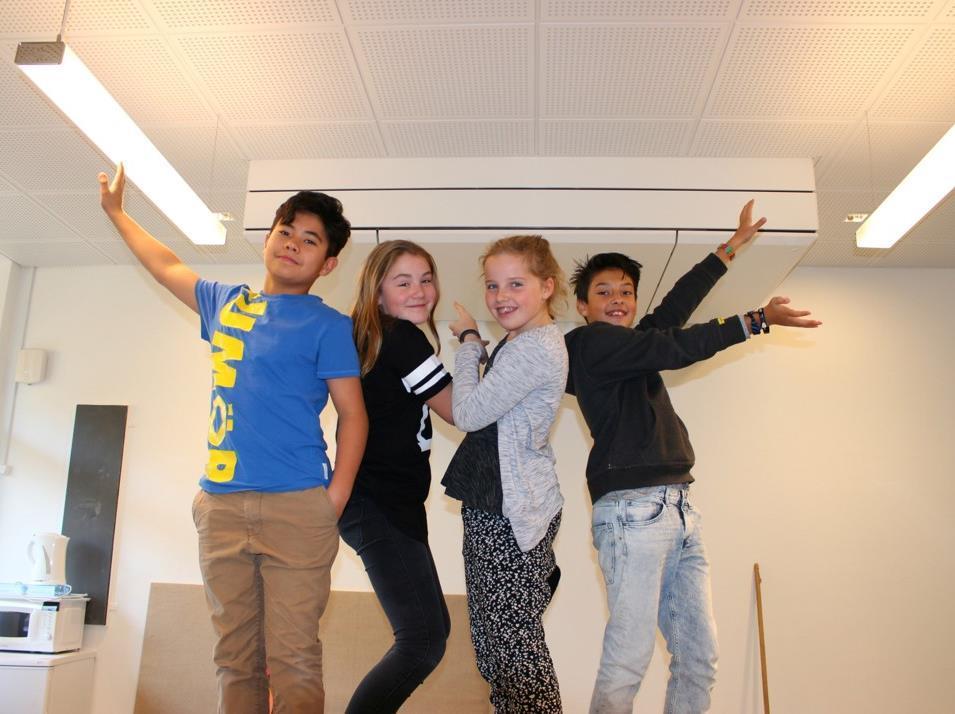 Vi har fått luftkonditionering, nya fönster, nya lampor, ljuddämpning och en apparat som meter allt och styr vår energi. Allt samtidigt. Det er fedt!