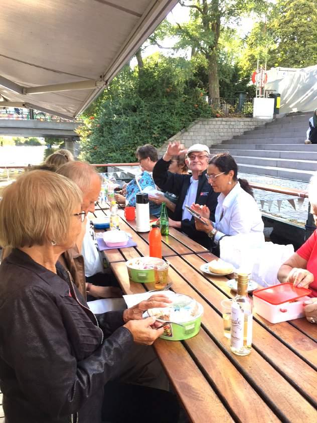 Bo har varit styrelseledamot i två olika omgångar och det är med ett stort beklagande vi tog emot hans begäran att avgå från styrelsen den 31 augusti 2018.