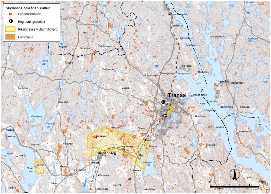 4.3.2 Skyddade områden 4.3.2.1 Skyddade kulturmiljöer Inom det område som kan beröras av den aktuella anläggningen finns tre områden vilka är utpekade som riksintressanta för kulturmiljövården enligt 3 kap 6 miljöbalken.
