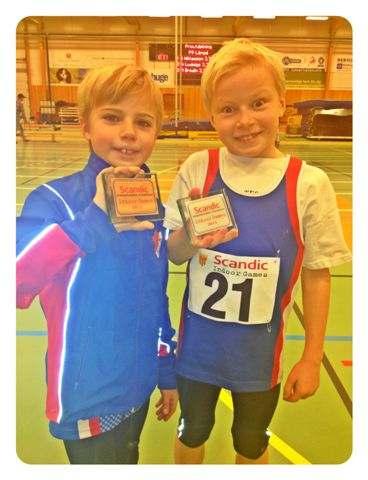 Pallplaceringar och klubbrekord Gustav Kramnäs -97 Brons P16 400m 55,17 Alex Ander -97 800m 2.17,37 - klubbrekord P16! 1500m 4.54,06 - nyetablerat klubbrekord P16!