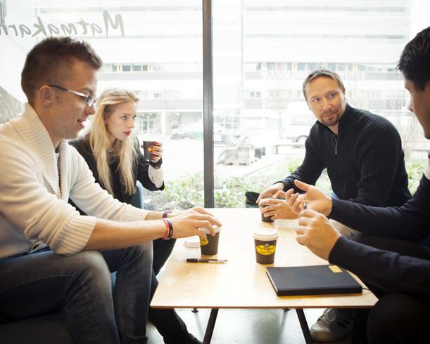 Digitaliseringen av samhället har medfört ökat fokus på livslångt lärande. Sacos utgångspunkt är att vi behöver mer utbildning fördelat över hela yrkeslivet.