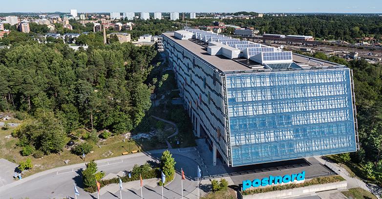 Delarka Holding AB (publ) Bokslutskommuniké 2017 januari december 2017 KONTAKTINFORMATION Delarka Holding AB (publ) ett företag förvaltat av Pareto Business Management AB Sven I Hegstad, VD +47 2201