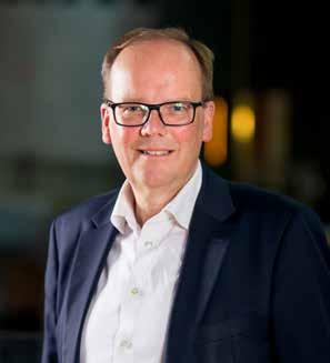 Utbildning och erfarenhet: Doktor i kretsdesign vid Lunds universitet, Civilingenjör i Elektroteknik vid Lunds universitet.