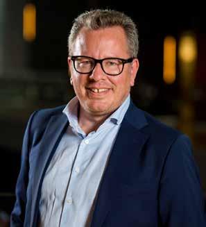 Tidigare uppdrag (de senaste fem åren): - Innehav: Innehav privat och genom Ardventor AB om total 574 050 aktier och 57 500 optioner. MIKAEL ROSENHED Född 1962.