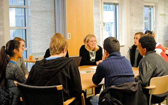 2 Omvärldsanalysen ger politiker och tjänstemän viktig input Hur påverkar omvärlden våra verksamheter de kommande åren? Vilka tendenser kan man se och vad kan de i sin tur få för konsekvenser?