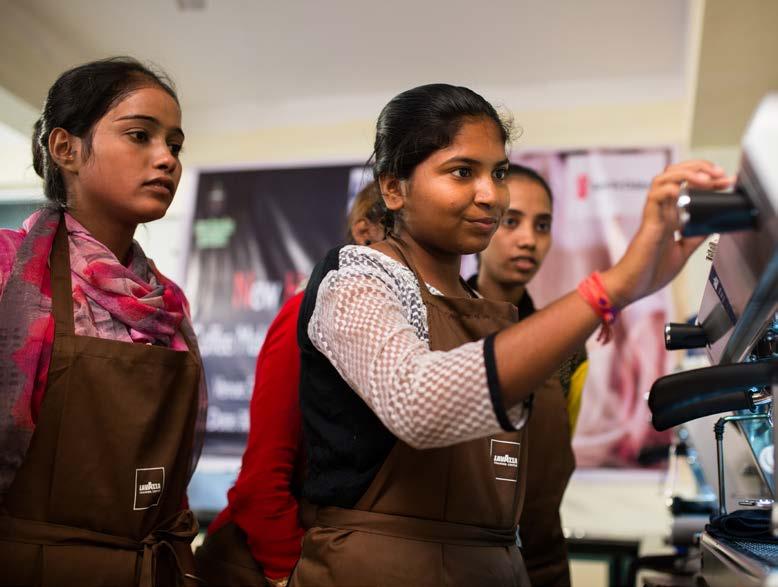 VERKSAMHETSBERÄTTELSE MED EFFEKTRAPPORT God samhällsstyrning för barns rättigheter ska stärkas Lavazza bedriver även ett par projekt i Indien tillsammans med Rädda Barnen.