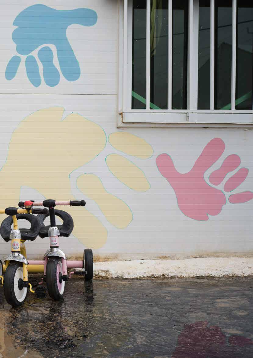 UTBILDNING FÖRVALTNINGSBERÄTTELSE Totalt: 75 (87) * mkr. -14 % Verksamhetsområdet Barnets rätt till utbildning har minskat i andel av total programverksamhet.